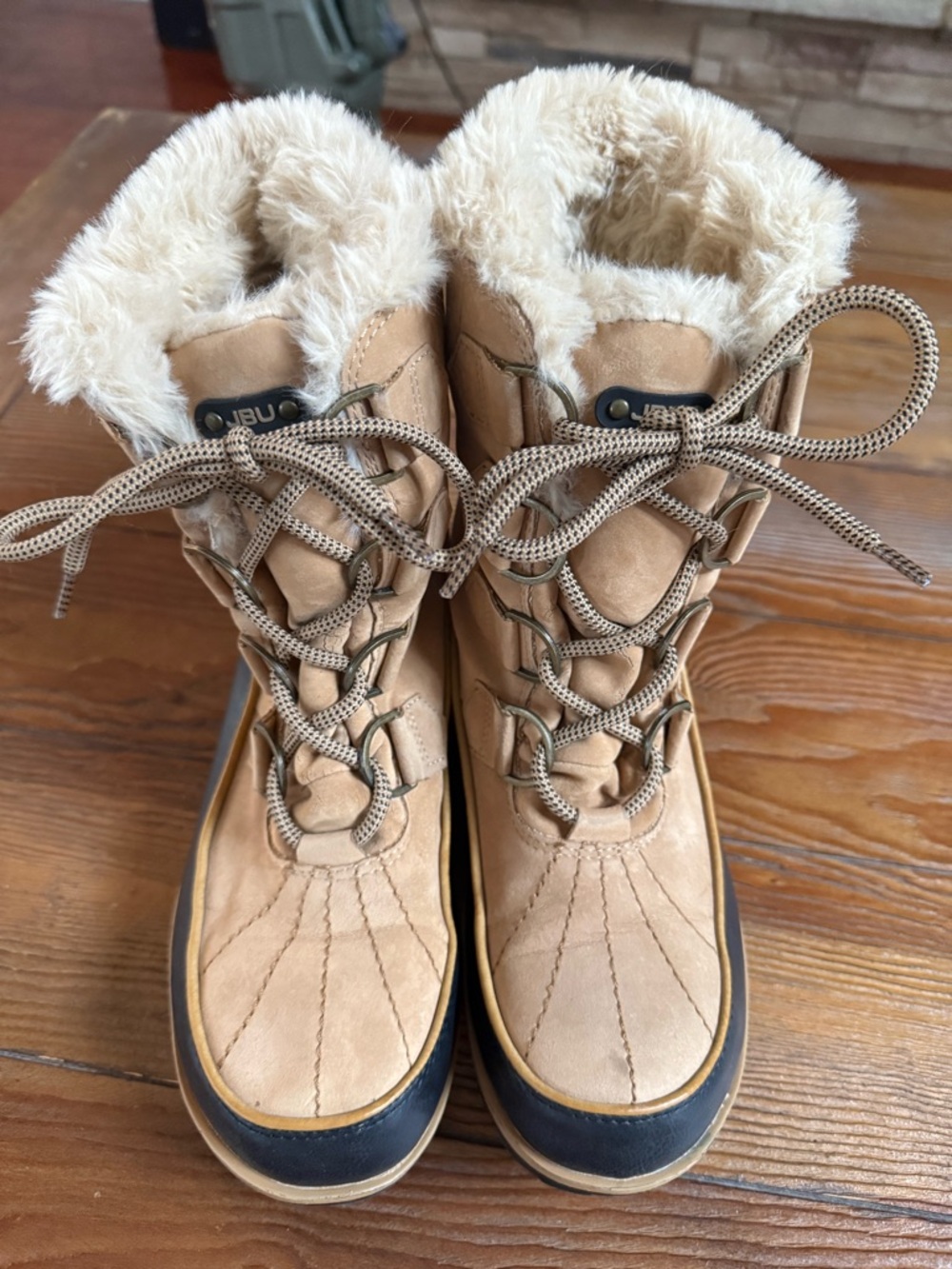 Women’s Tan Faux-Fur Winter Boots 9 - Comfortable Lace-Up Design